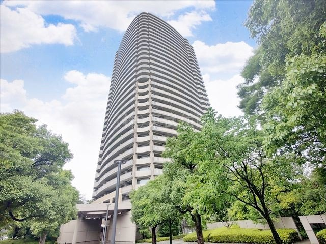 【外観】 | アイムふじみ野タワー西館 | 浴室に窓があるので外の景色を楽しめます