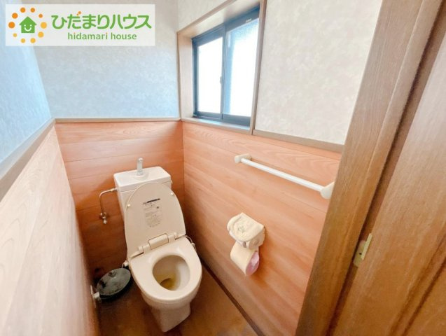 いわき市泉町滝尻町字南坪　中古戸建のトイレ