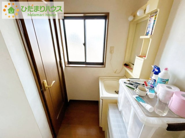 いわき市泉町滝尻町字南坪　中古戸建の独立洗面台