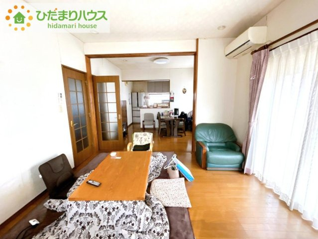 いわき市泉町滝尻町字南坪　中古戸建の居間・リビング|早くお仕事終わらせて、家に帰りたくなるようなリビングです(^^♪