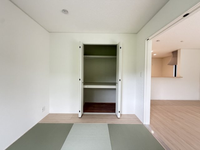 糸満市座波　第3（全4棟）ラスト1号棟の和室|1号棟　和洋室5.2帖＋収納付き♪
