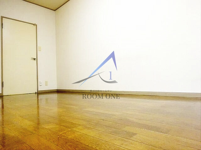 第二白亜館の居間・リビング|洋室のお部屋です。