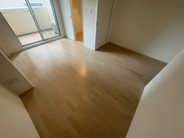 セレニテ江坂ルフレの洋室