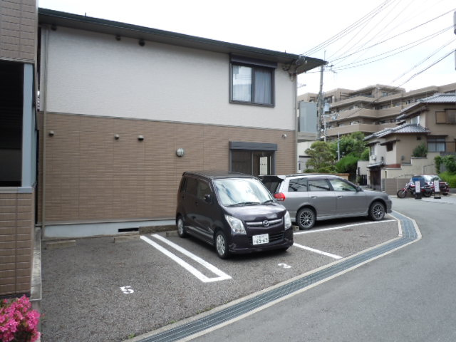 ヴィラ・グレイスの駐車場