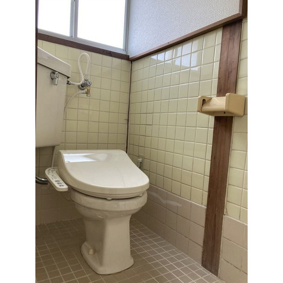 花立一戸建て（南側）のトイレ
