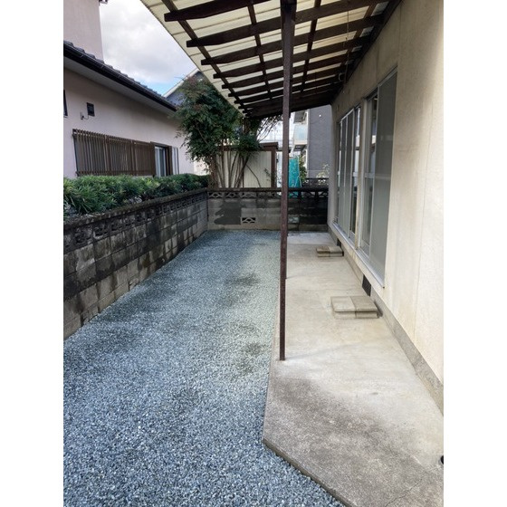花立一戸建て（南側）の庭