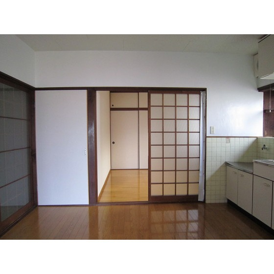 花立一戸建て（南側）の居間・リビング