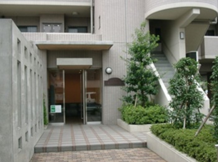 杉並区上井草１丁目の賃貸マンションのエントランス