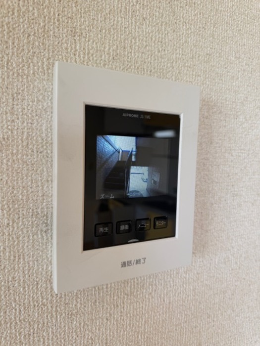 ルミエール 参番館のセキュリティ|モニター付きインターホン