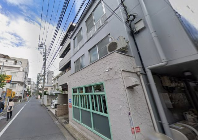 新宿区高田馬場２丁目の店舗事務所の外観