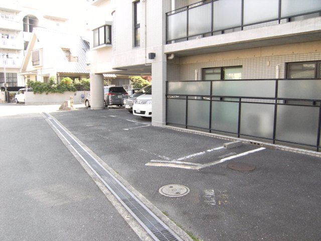 ヴェリⅠの駐車場