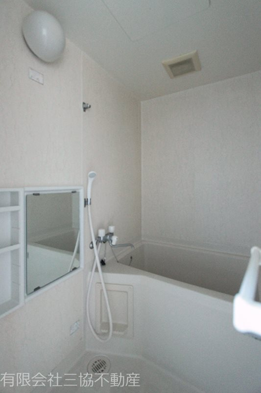アド・ザックス本町6番館の浴室|バス・トイレ別タイプ