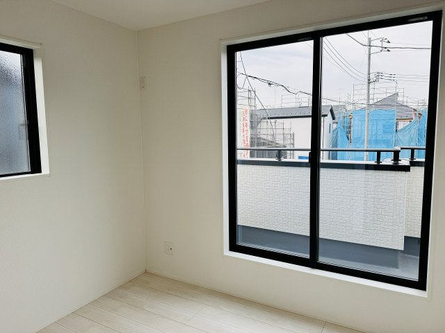 八王子市　石川町　新築一戸建て　７期の子供部屋|～2階バルコニーに面している4.5帖の洋室です～