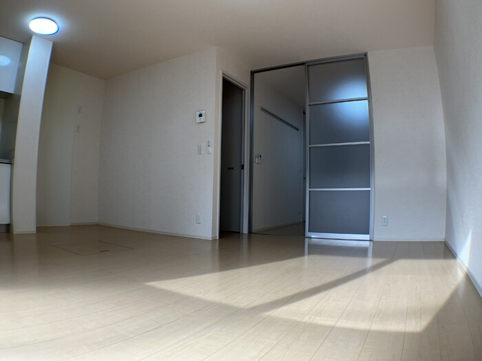 マ　メゾン菊住Ｅの居間・リビング