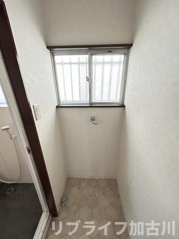 美乃利戸建ての洗面所