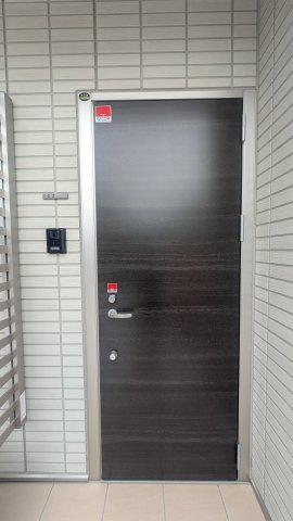 ソレイユ湘南太平台Bの玄関