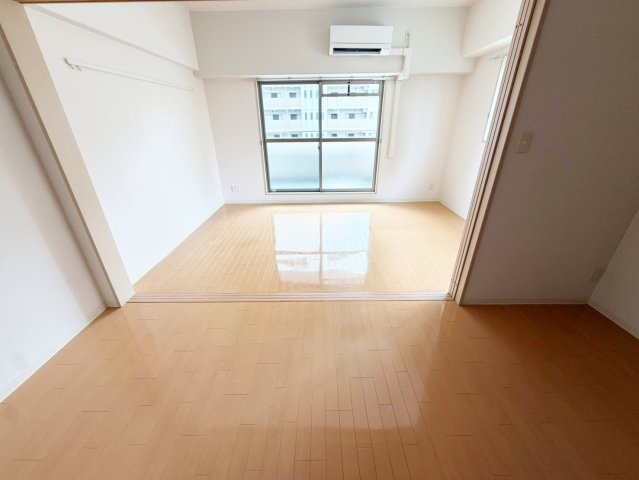 レフィーナカルム江坂の居間・リビング