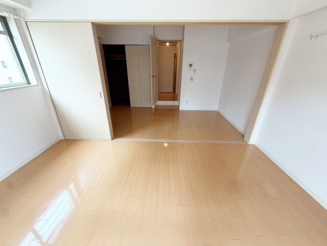 レフィーナカルム江坂の居間・リビング