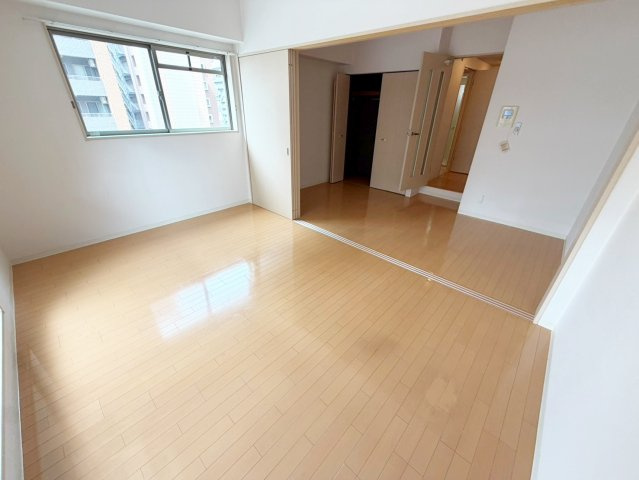 レフィーナカルム江坂の居間・リビング