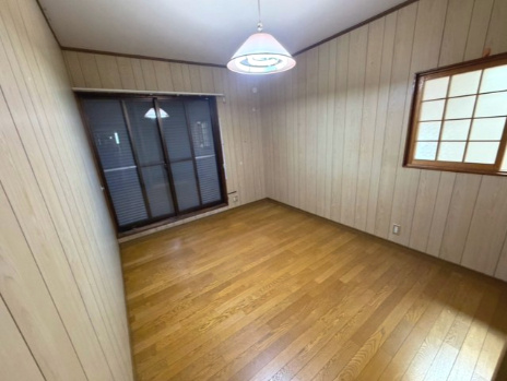 巴町神田戸建の居間・リビング