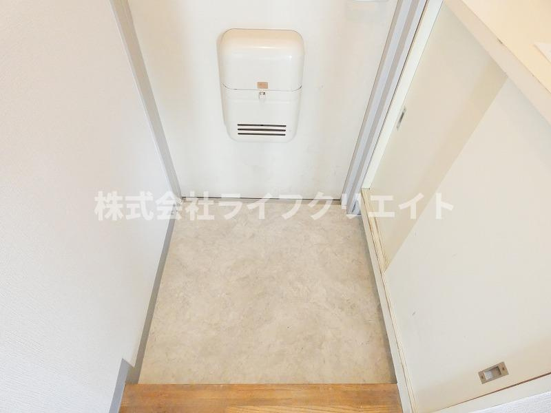 ブルーパールビルの玄関
