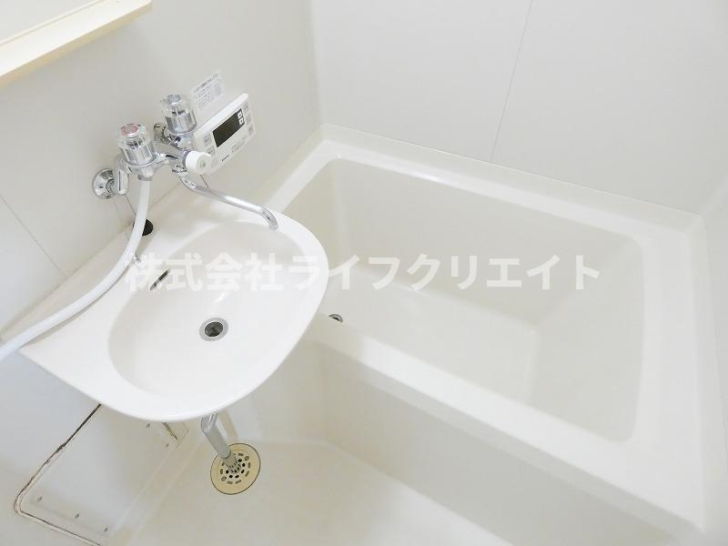 ブルーパールビルの浴室