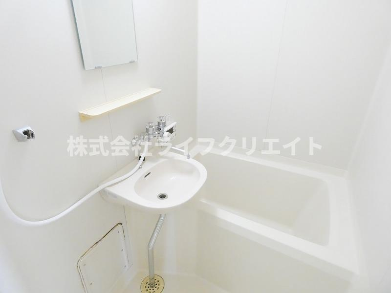 ブルーパールビルの浴室