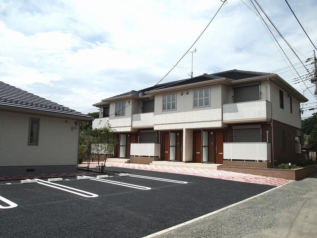 ラルジュ金山 Ｂ棟の駐車場