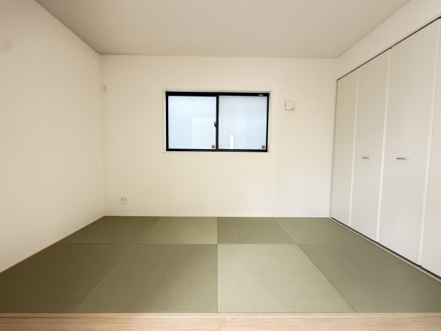 糸満市座波　第3（全4棟）2号棟の和室|2号棟　和洋室5帖＋収納付き♪