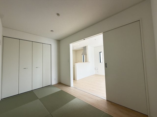 糸満市座波　第3（全4棟）2号棟の和室|2号棟　和洋室5帖＋収納付き♪
