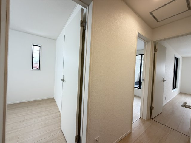 糸満市座波　第3（全4棟）2号棟の内装|2号棟　2階ホール♪