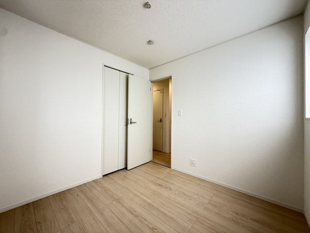 糸満市座波　第3（全4棟）2号棟の洋室|2号棟　洋室4.5帖＋CL付き♪