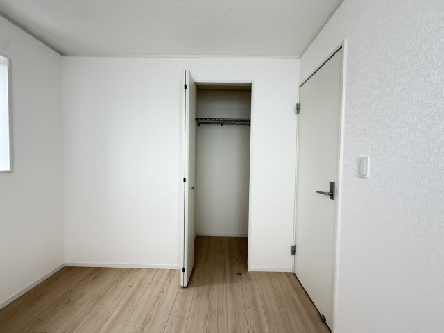 糸満市座波　第3（全4棟）2号棟の収納|2号棟　洋室4.5帖＋CL付き♪