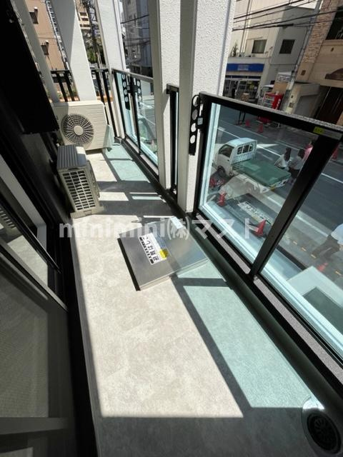 大阪市中央区南船場１丁目の賃貸マンションのバルコニー