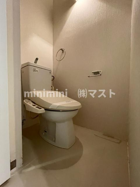 大阪市中央区久太郎町２丁目の賃貸マンションのトイレ