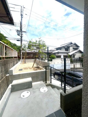 【エントランス】 | 高槻市安岡寺町5丁目 | ■令和8年建築の築浅戸建て■土地面積99.46平米（約30.08坪）■6.8ｍの間口の広い整形地です。