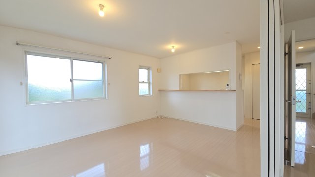 【居間・リビング】 | 藤沢市宮原 中古戸建 全1棟