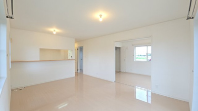 【居間・リビング】 | 藤沢市宮原 中古戸建 全1棟