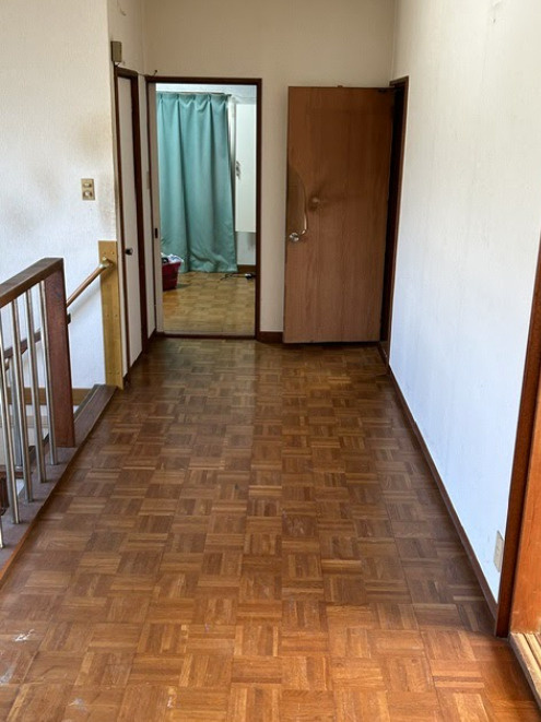 売中古戸建　三島市芙蓉台1丁目のその他共用部分|ゆとりある2階廊下スペ－スです。各部屋や水回りへのアクセスがスム－ズな設計で、プライベ－ト空間を緩やかにつなぎます。