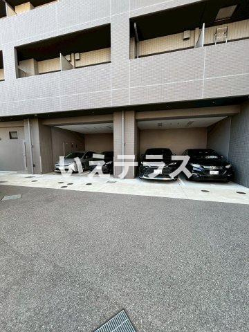 レオンコンフォート神戸ハーバーウエストの駐車場