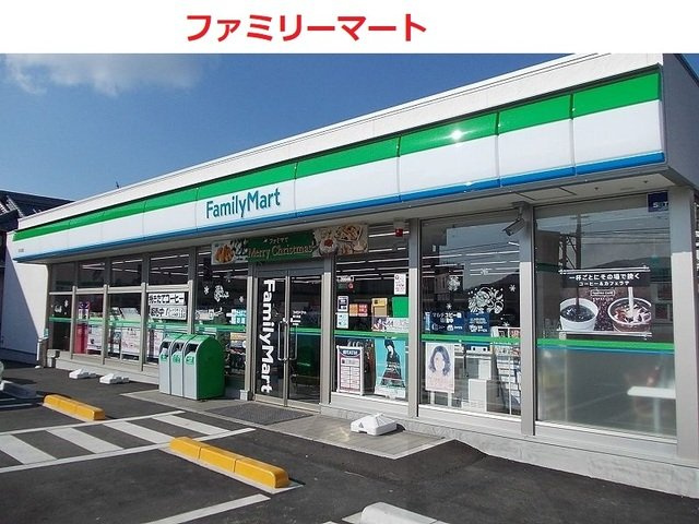レジレンスパークⅥの周辺|ファミリーマート　呉川尻店まで1000m
