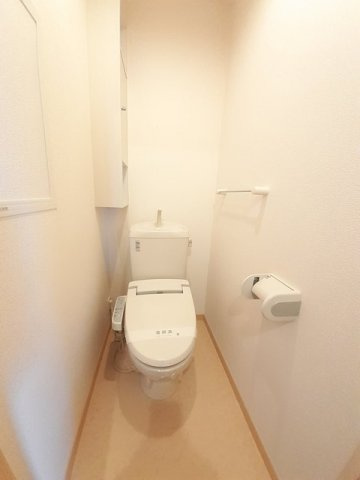アルバフラン　Ｃのトイレ|落ち着いた色調のトイレです