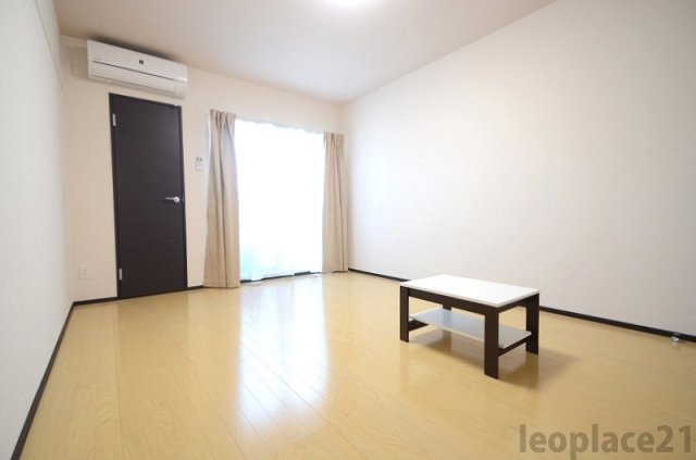 クレイノ厳庄庵の居間・リビング|備品や設備仕様は号室等により異なります現地をご確認下さい。