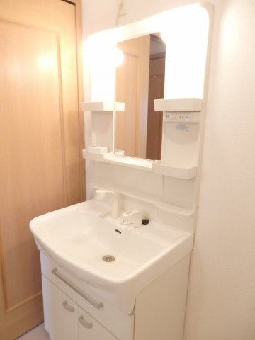 メゾン　ソレイユ　Ⅰの洗面所|明るい洗面所です