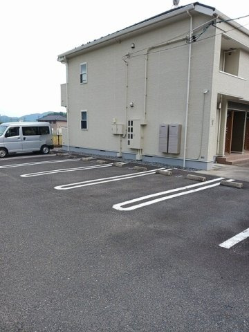 メゾン　ソレイユ　Ⅰの駐車場|駐車スペースもあります
