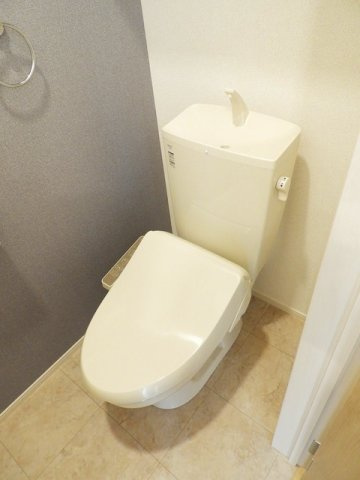 グランディ八重東のトイレ|シンプルで使いやすいトイレです