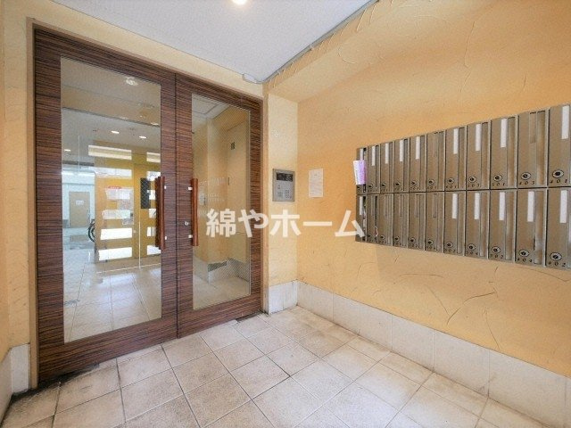 U-ro大国町のエントランス|建物の内部です