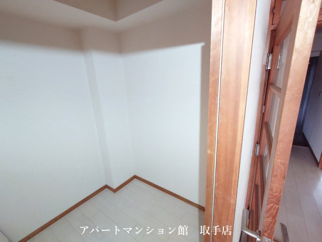 イーストヒルズユウキの洋室