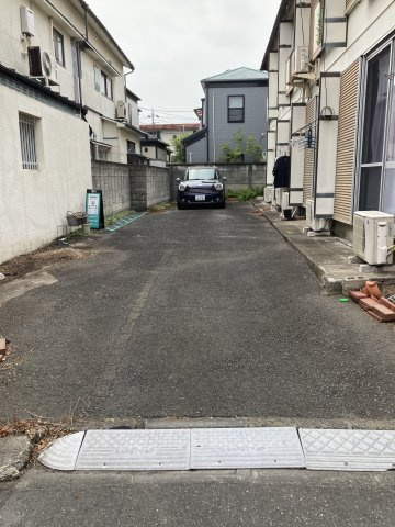 メゾンプラターヌ駐車場の画像