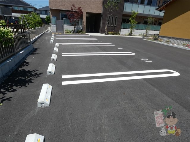 メゾン・ド・ジョウの駐車場
